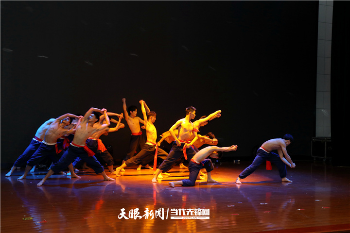 1639200486555537.jpg 音乐舞蹈学院课程思政展示:当代群舞《忆·困牛山》.jpg