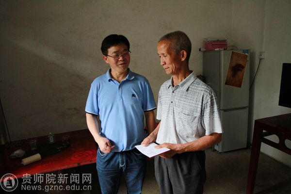 肖振猛把党的关怀送到困难党员手中
