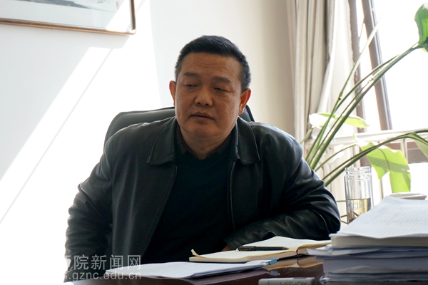 王波上微党课会议现场